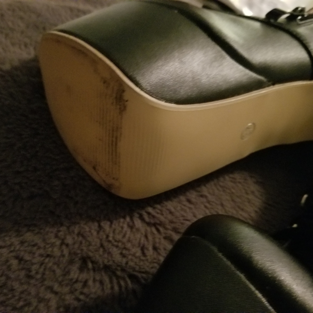 Heels - Picture 4 of 9